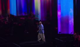 刀郎演唱会视频,激情燃烧的岁月，经典旋律再现舞台